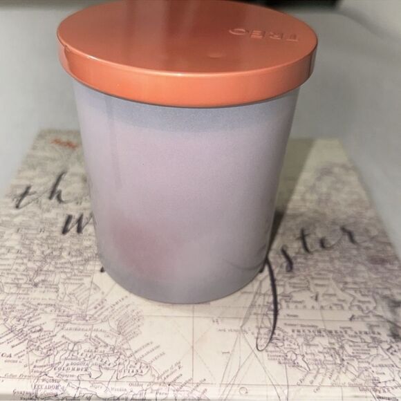 TREO POMEGRANATE CITRINE Rose Sandalwood Hand Poured Essential Oil Candle - Picture 4 of 6